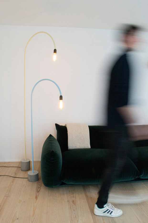 Bultin Minimalistic Floor Lamp - Colourful Eye-Catcher with Concrete & Steel.