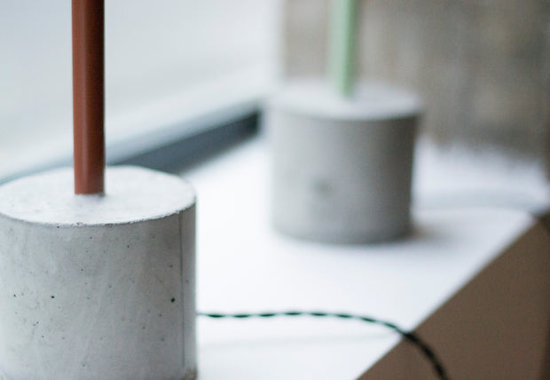 Bultin Minimalistic Table Lamp - Colourful Eye-Catcher with Concrete & Steel.