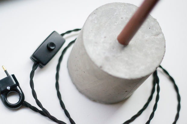 Bultin Minimalistic Table Lamp - Colourful Eye-Catcher with Concrete & Steel.